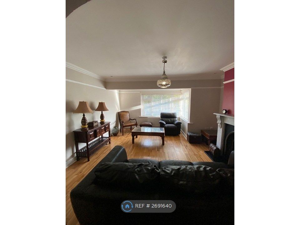 Property photo 1 of 17 Main Living Room