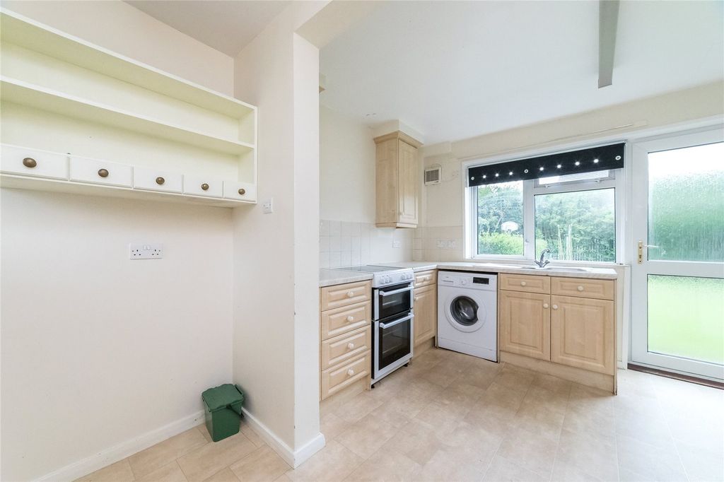 Property photo 2 of 17 Picture No. 11