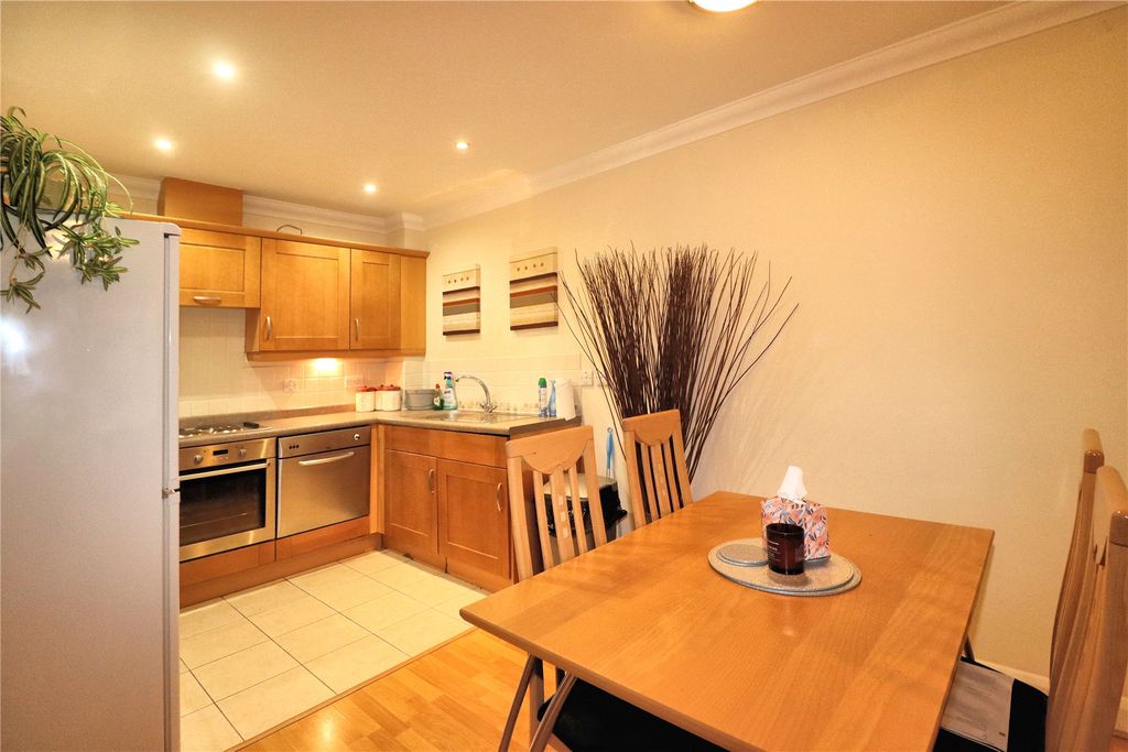 Property photo 2 of 11 Picture No. 14
