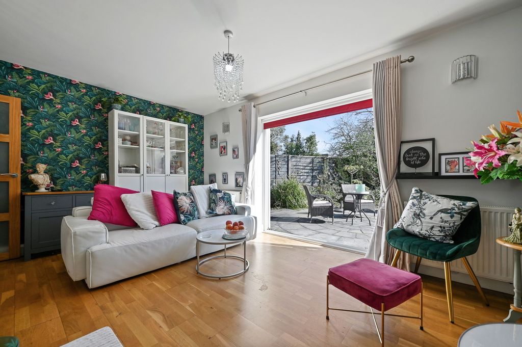 Property photo 2 of 10