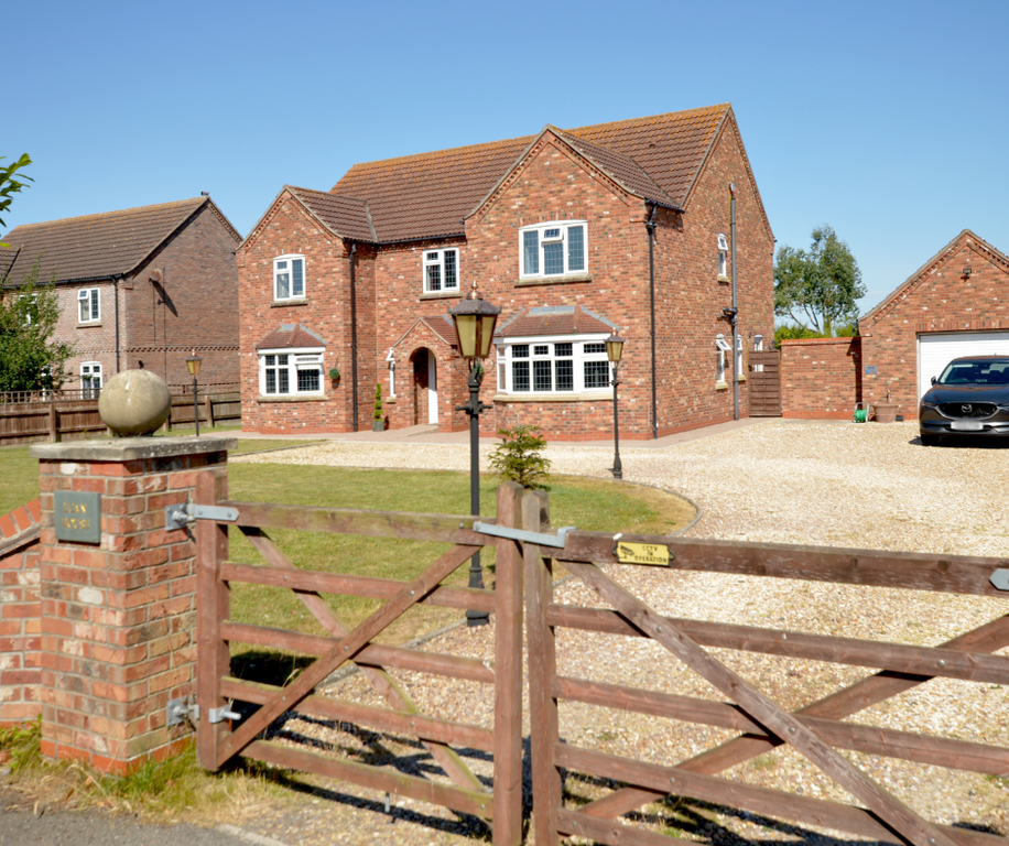Property photo 1 of 43