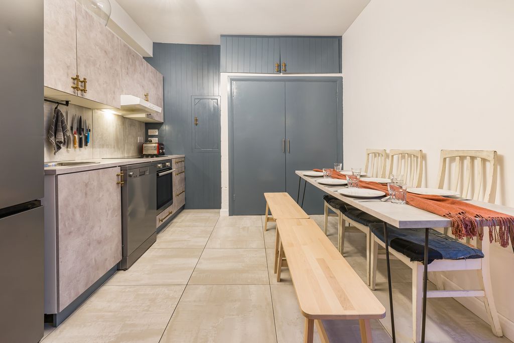 Property photo 2 of 14 47Southamptonway-Flat3-13