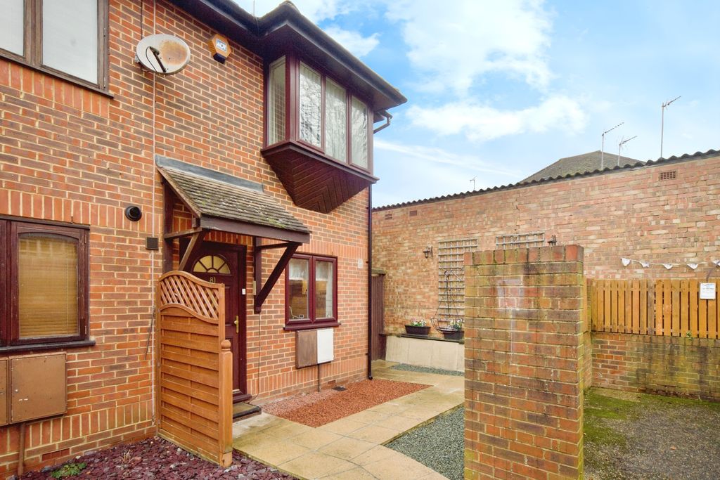 Property photo 1 of 17 Front