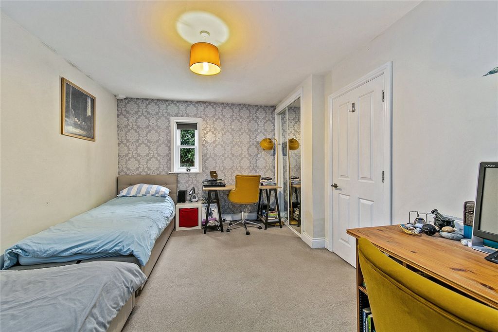 Additional image 8 of 2 bed flat for saleStation Road, Hampton TW12