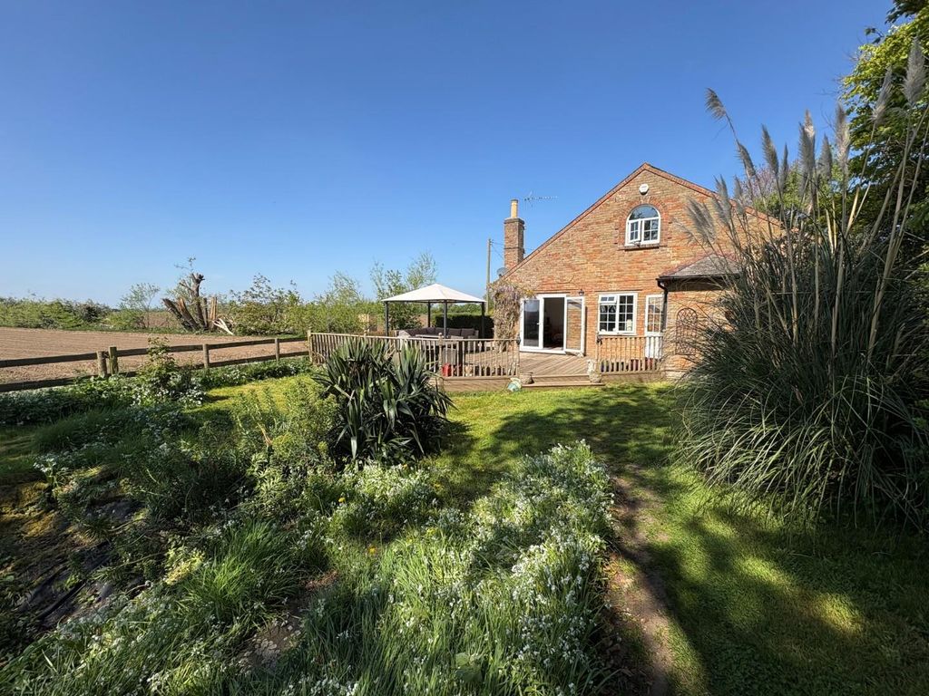 Property photo 1 of 27