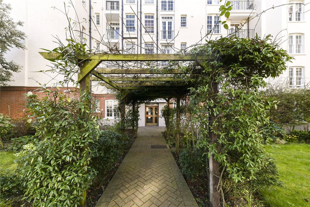 Property photo 2 of 14 Picture No. 21