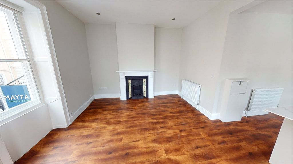 Property photo 3 of 7 Picture No. 04