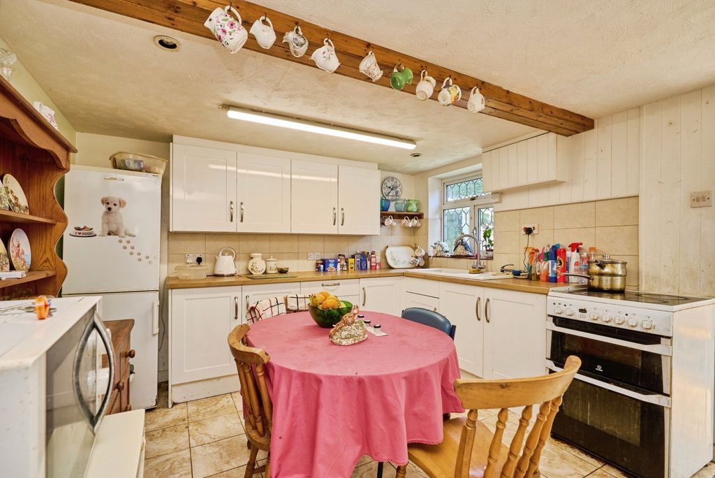 Property photo 3 of 23 Kitchen/Diner
