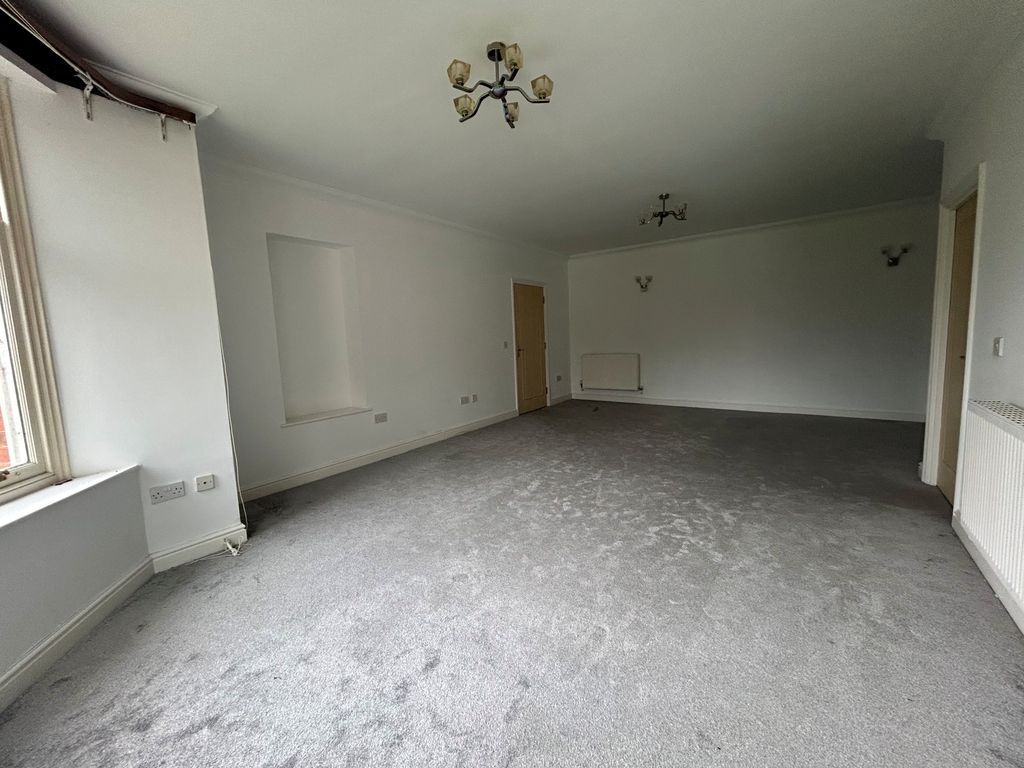 Property photo 3 of 13 Living Room