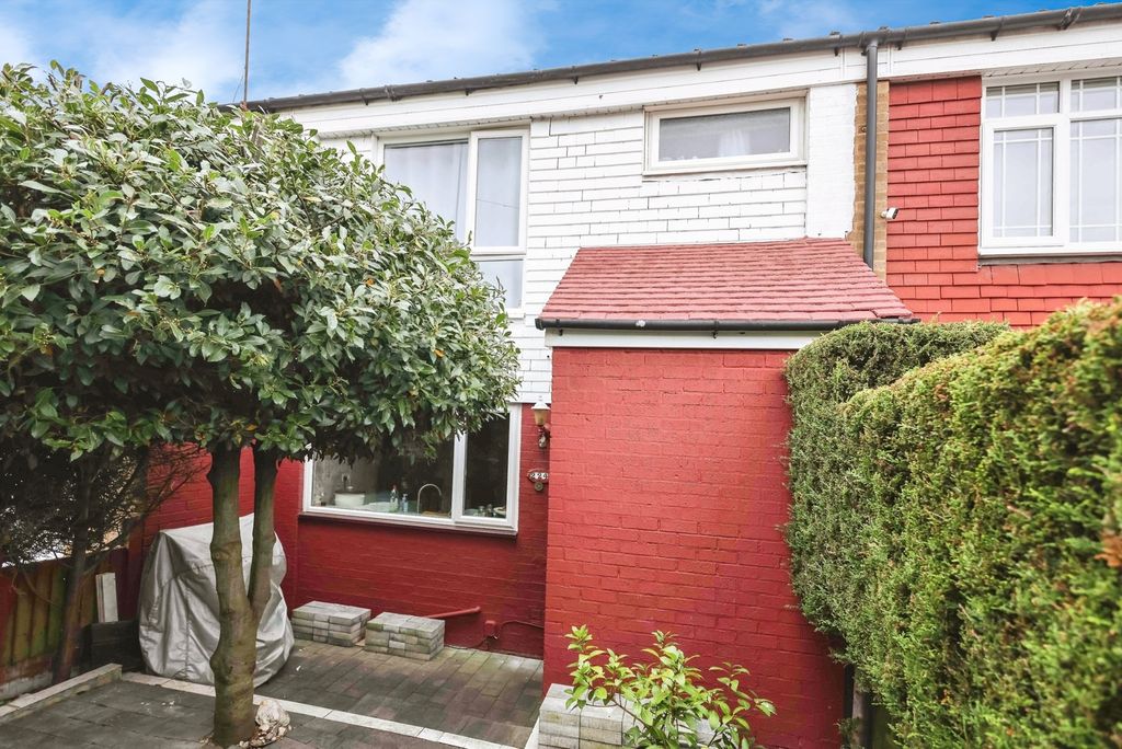 Property photo 2 of 17 Photo