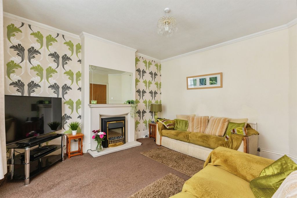 Property photo 3 of 14