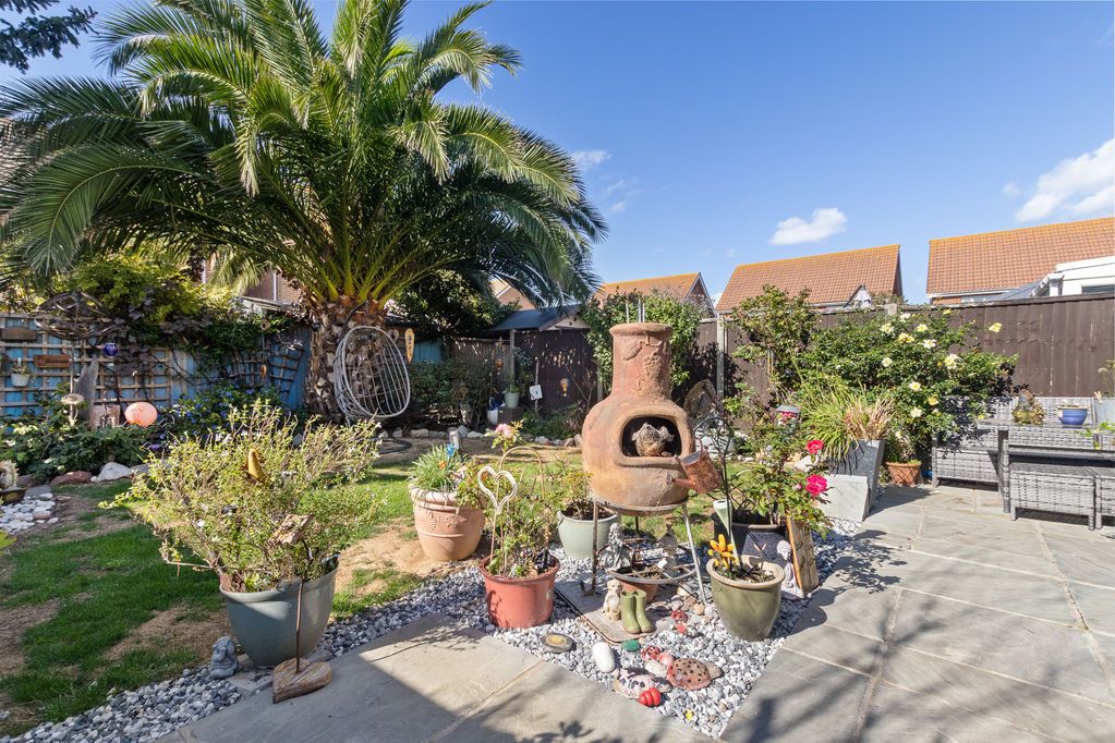 Property photo 3 of 17 Photo 12