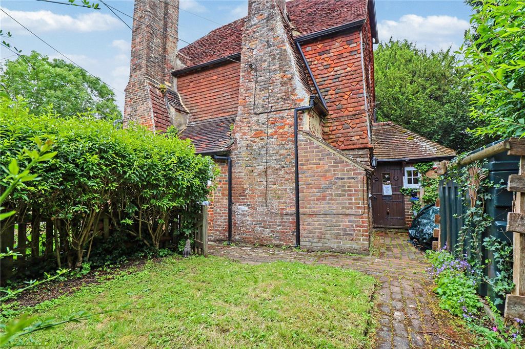Property photo 2 of 18 Garden