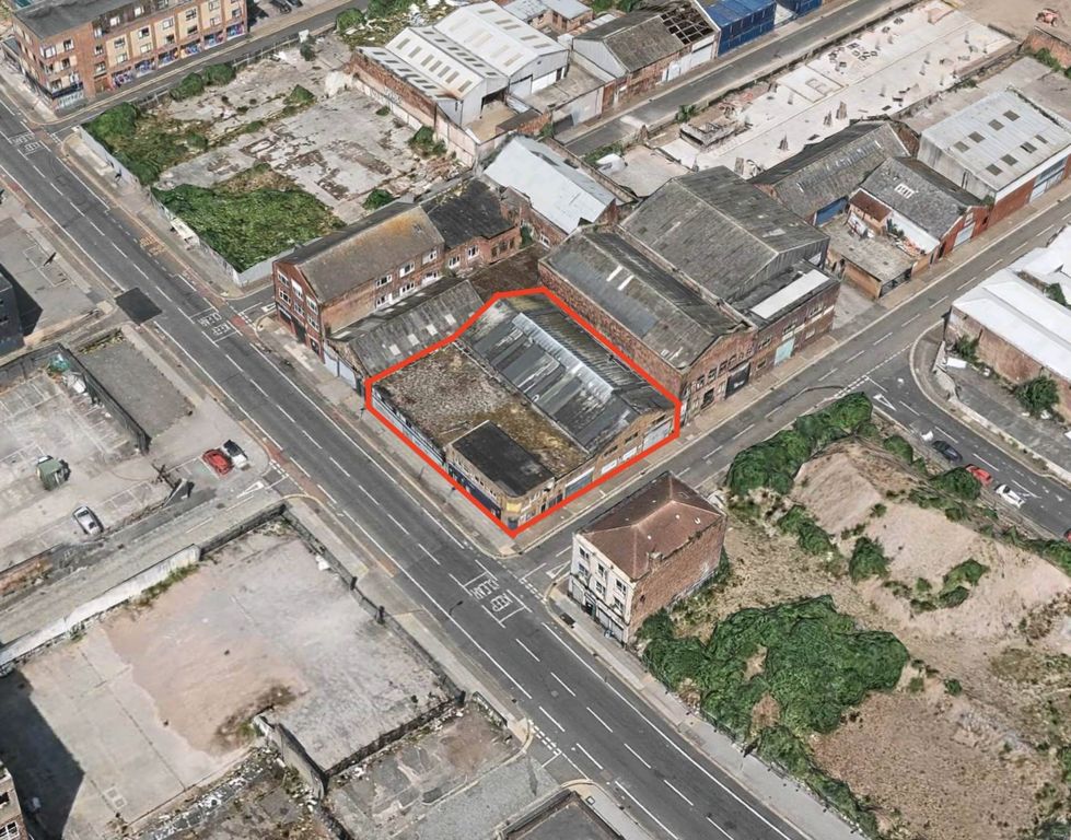 Property photo 1 of 2