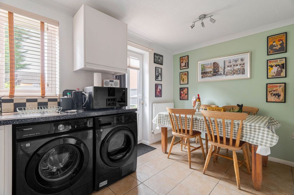 Property photo 3 of 11