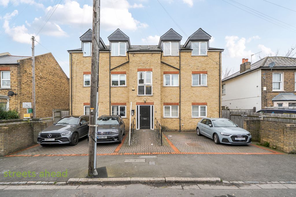 Property photo 1 of 16 23E4Badc-A37c-435...