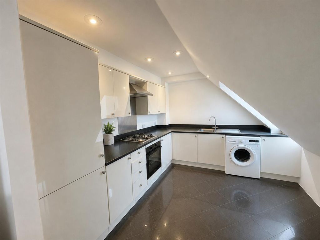 Property photo 2 of 7 Kitchen