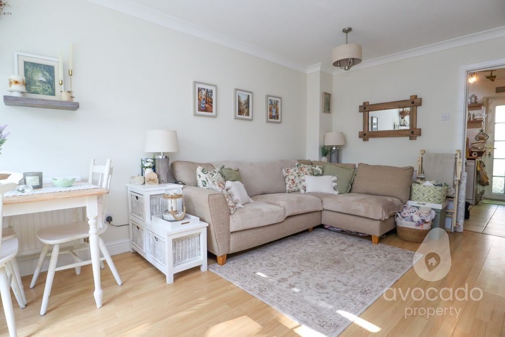 Property photo 2 of 9 5343176
