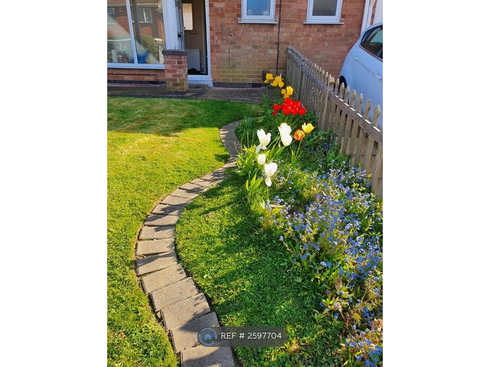 Property photo 3 of 22 Front Garden