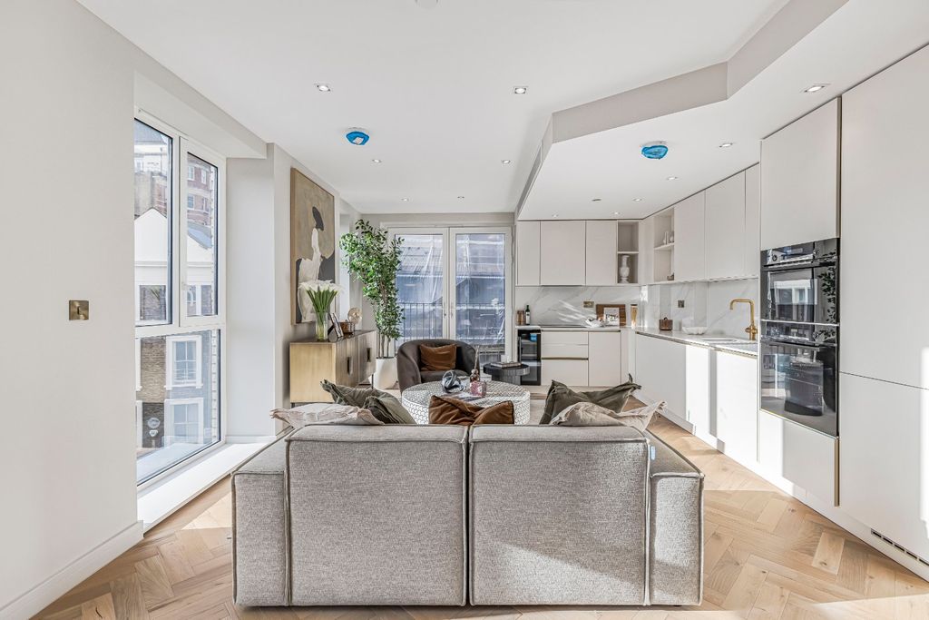 Property photo 3 of 19 Picture 3