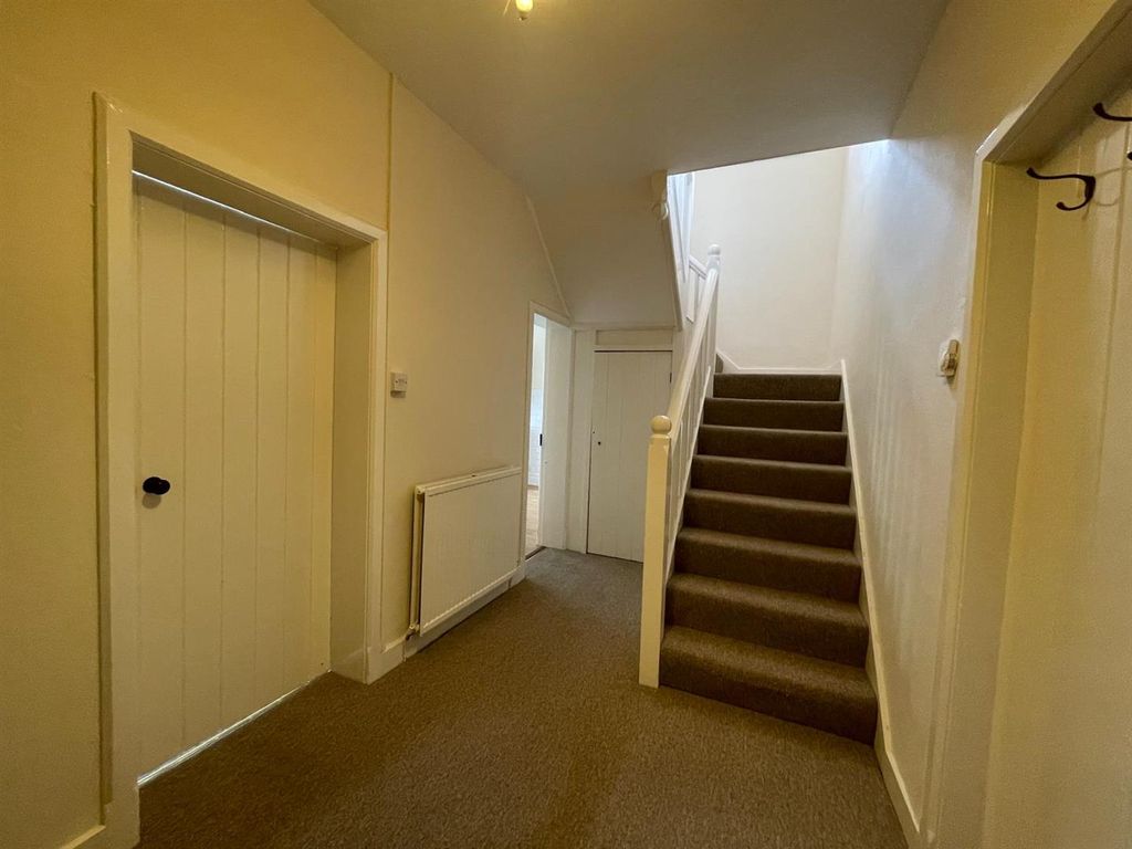 Property photo 2 of 9 Entrance