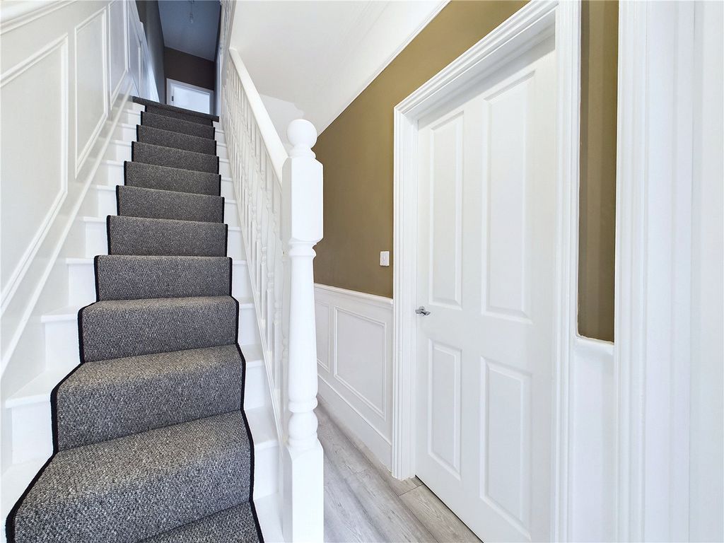 Property photo 2 of 37 Picture No. 33