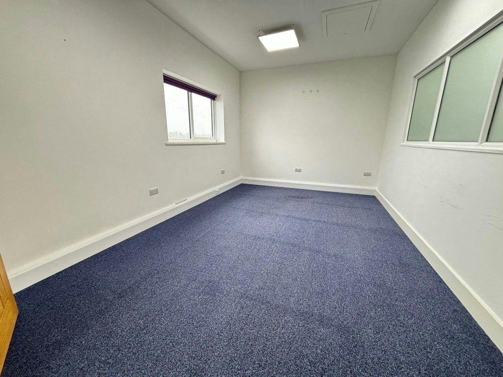 Property photo 3 of 7 441505505_966393855214205_2502806172886501669_N.Jpg