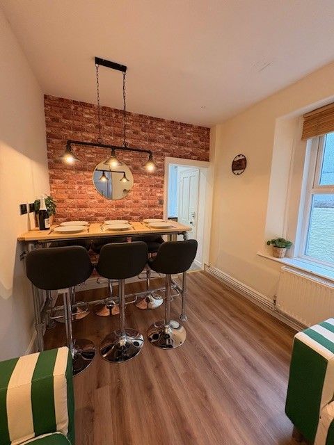 Property photo 1 of 8 Image