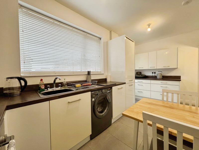 Property photo 3 of 12 Kitchen Diner