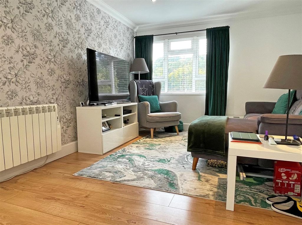 Property photo 2 of 12 Lou1A.Jpg