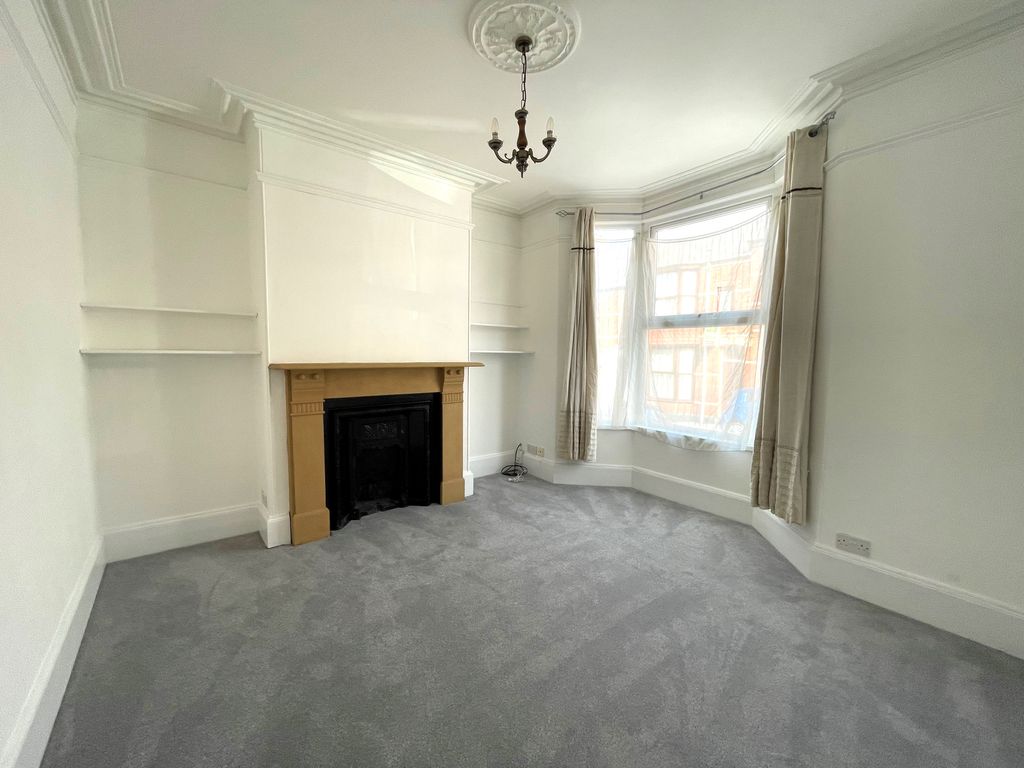 Property photo 2 of 8