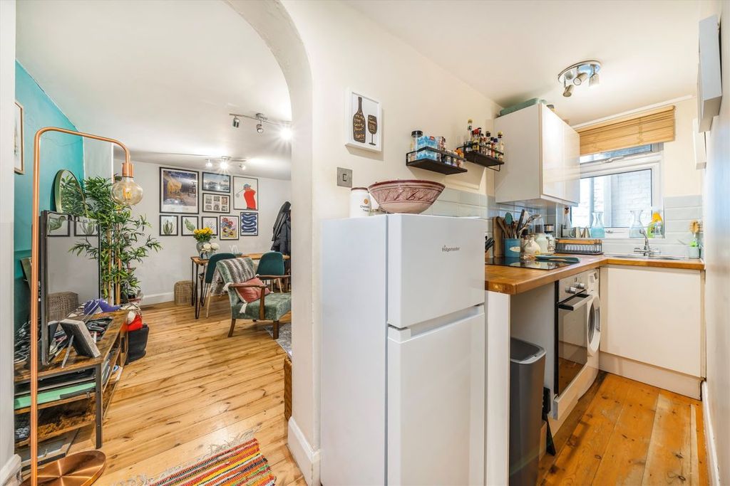 Property photo 2 of 6