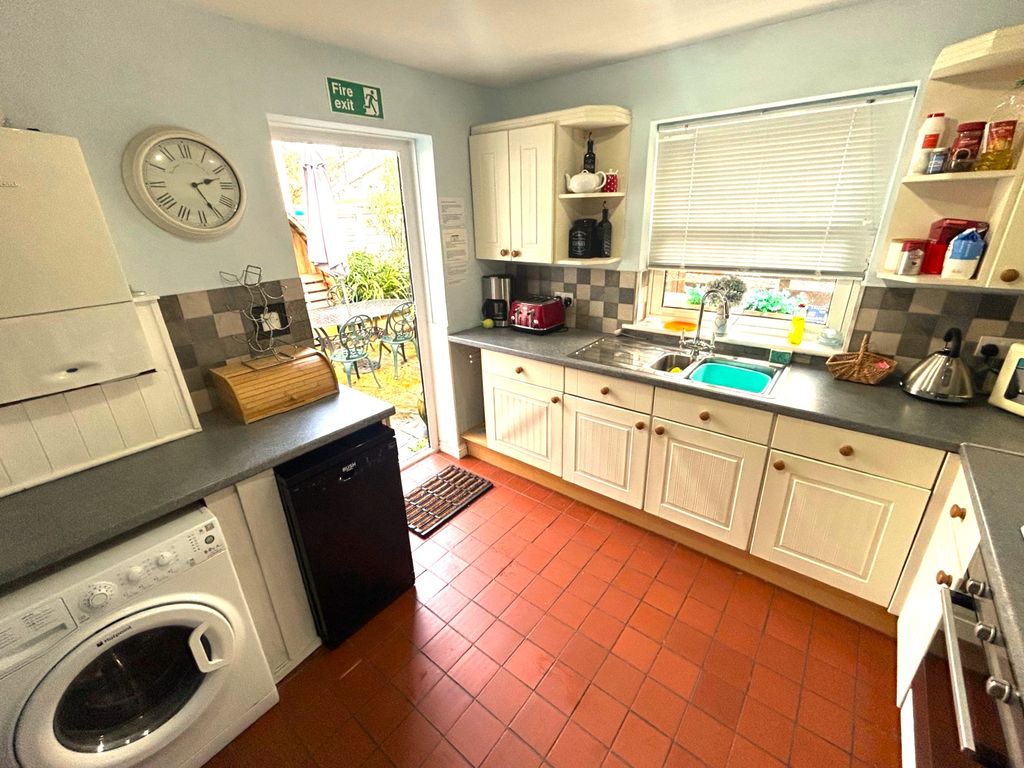 Property photo 3 of 40 Kitchen.