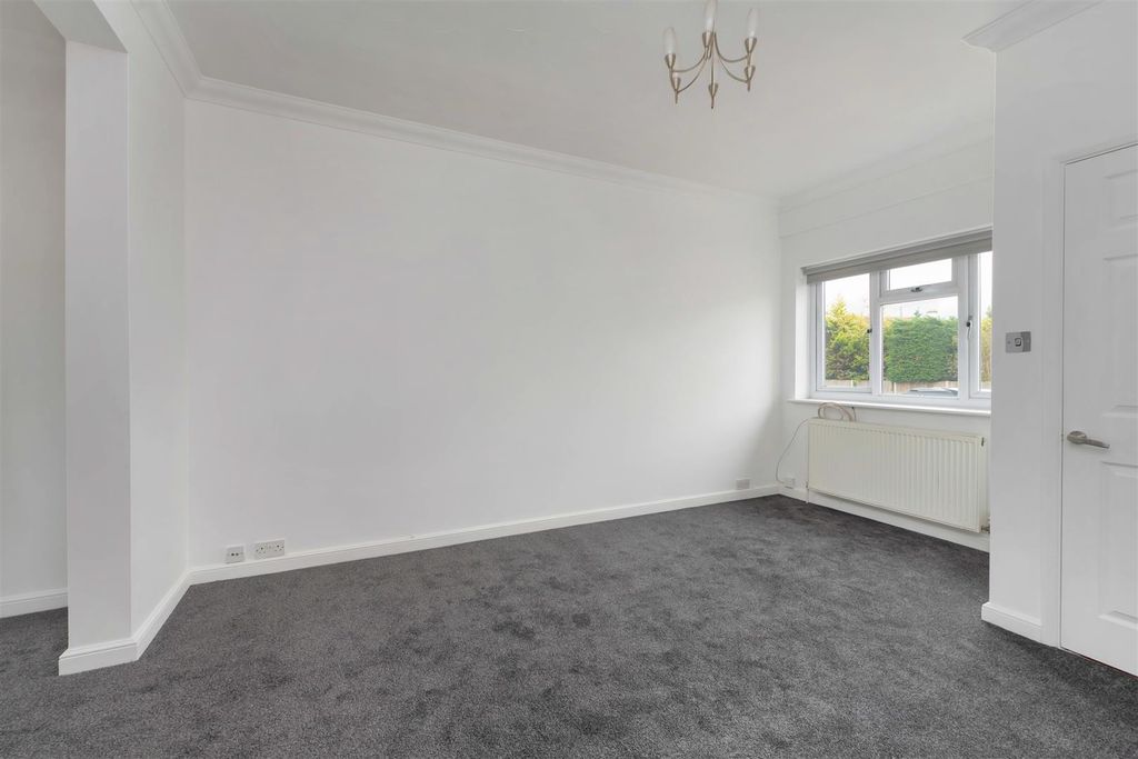 Property photo 3 of 13 Tankerton Road, Tankerton, Whitstable