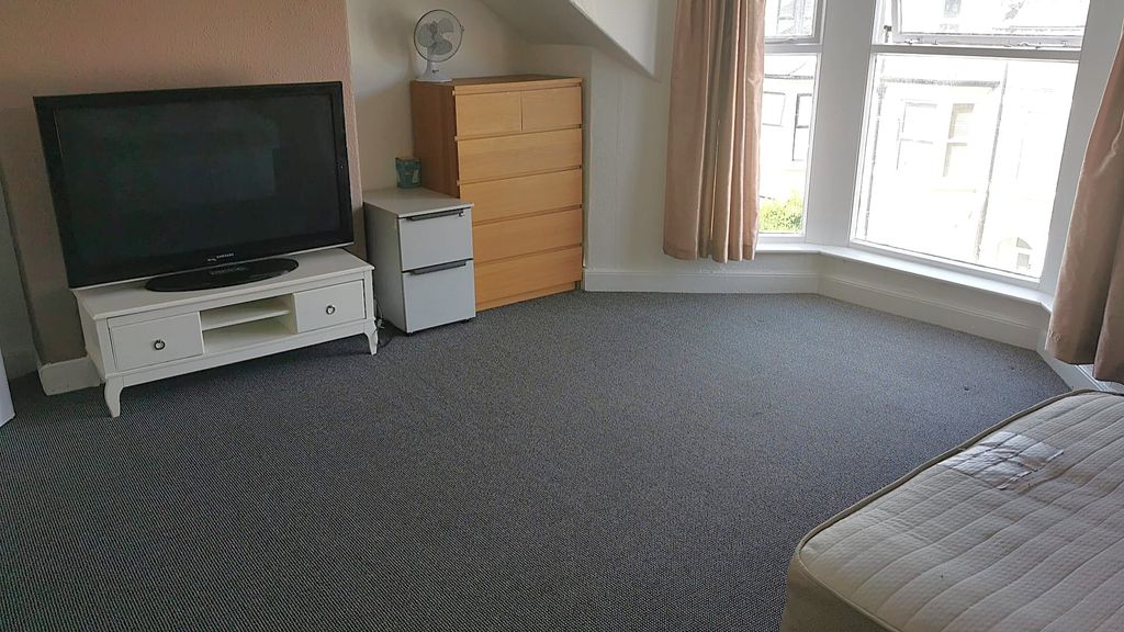 Property photo 2 of 3