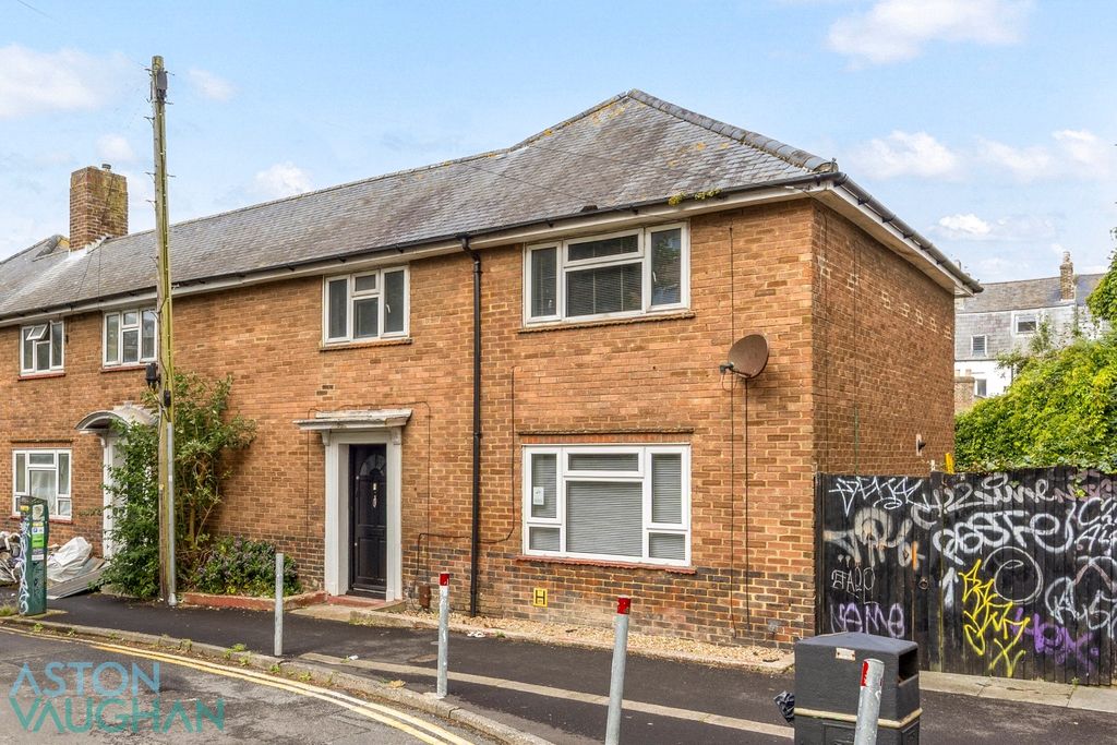 Property photo 1 of 12 5241590