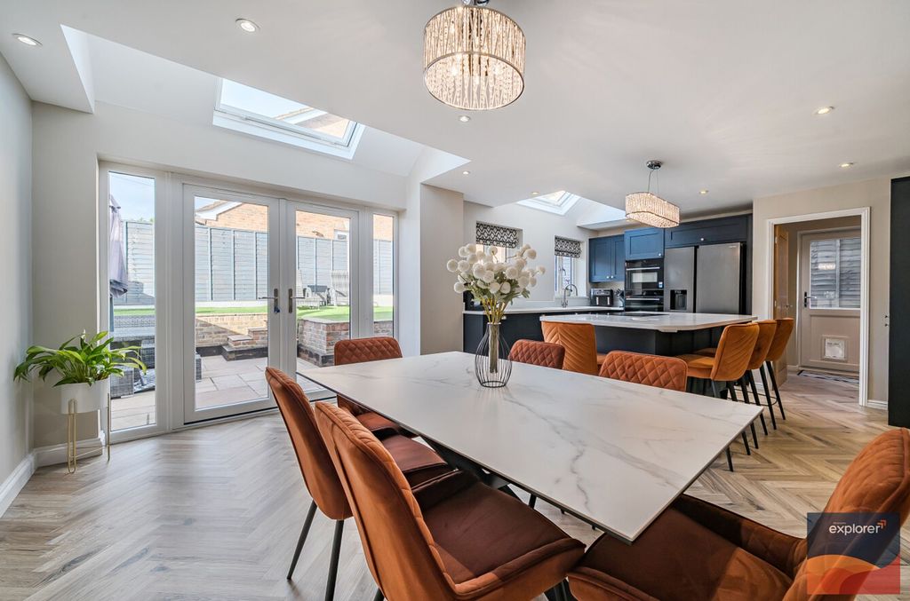 Property photo 3 of 25