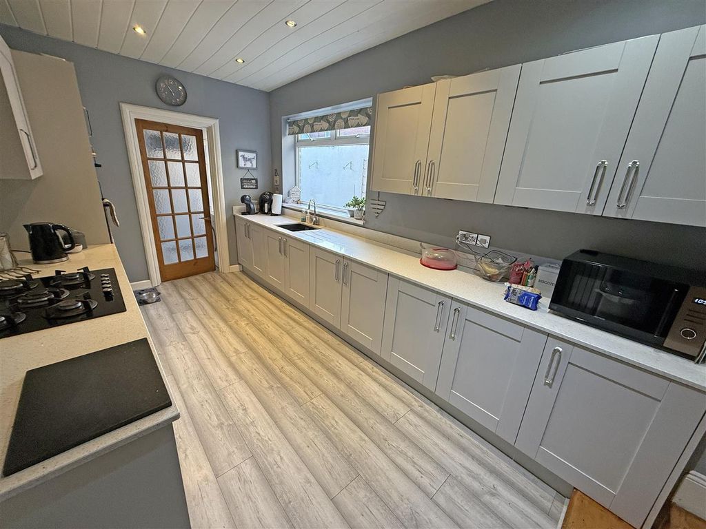 Additional image 4 of 5 bed property for salePreston Avenue, North Shields NE30