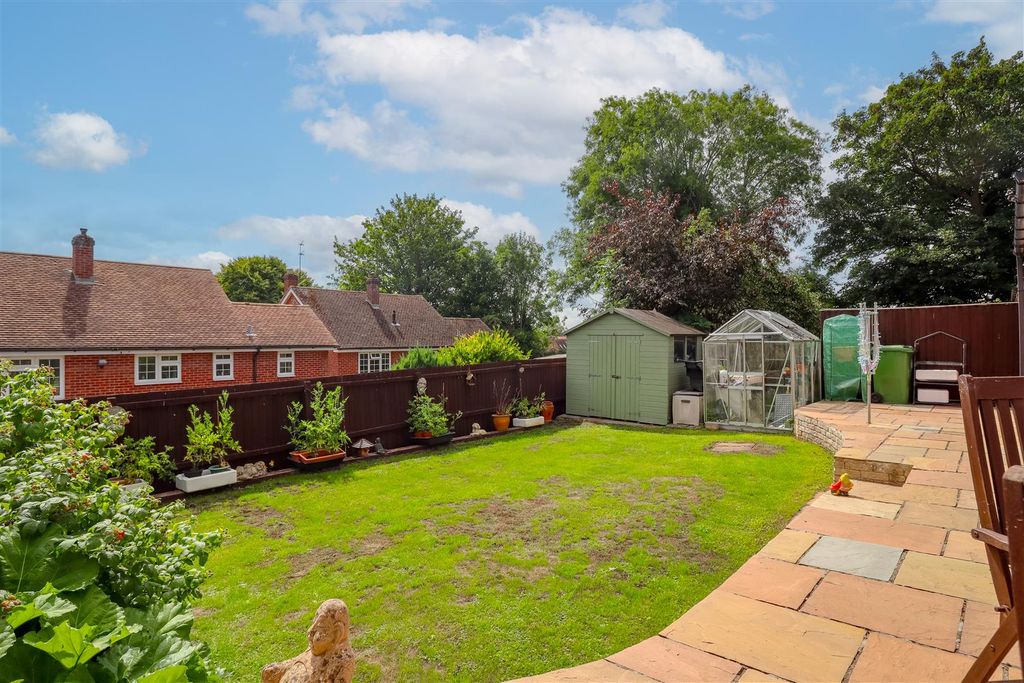 Property photo 2 of 31