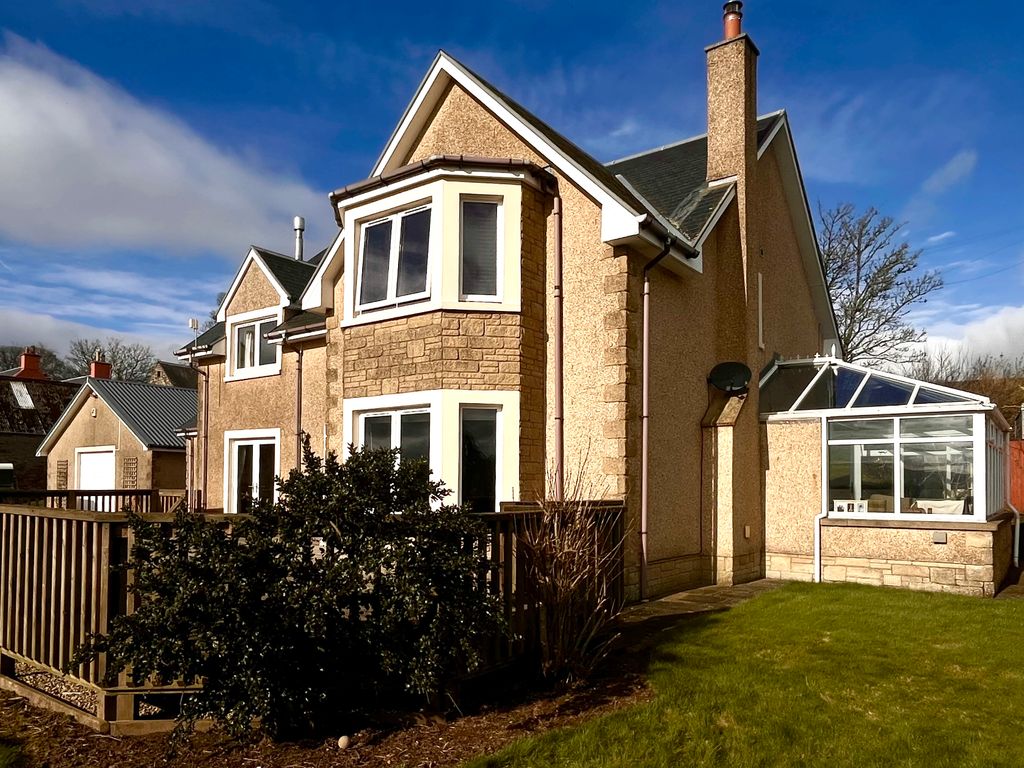 Property photo 1 of 32