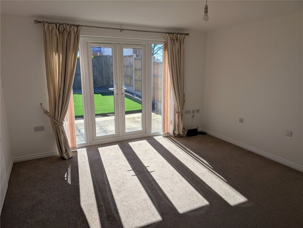 Property photo 2 of 17 Picture No. 22