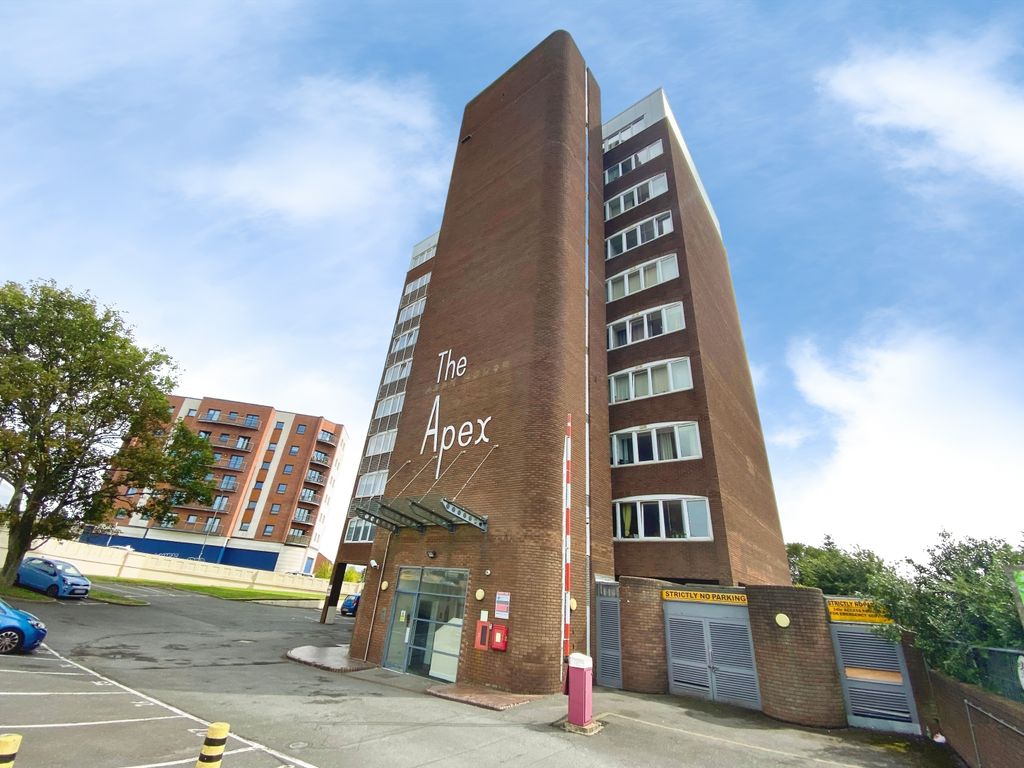 Property photo 1 of 8