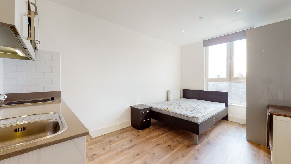 Property photo 1 of 11 Bedroom