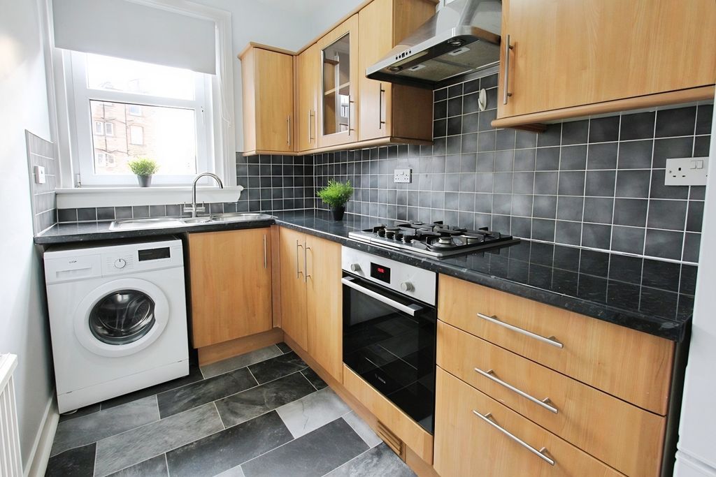 Property photo 2 of 8 Kitchen