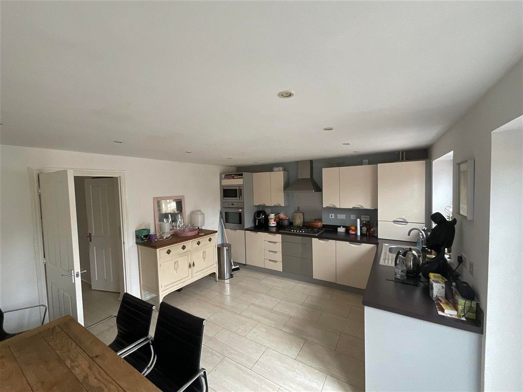 Property photo 1 of 6 Kitchen