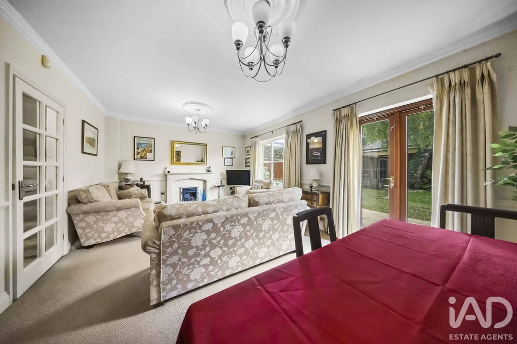 Property photo 3 of 25