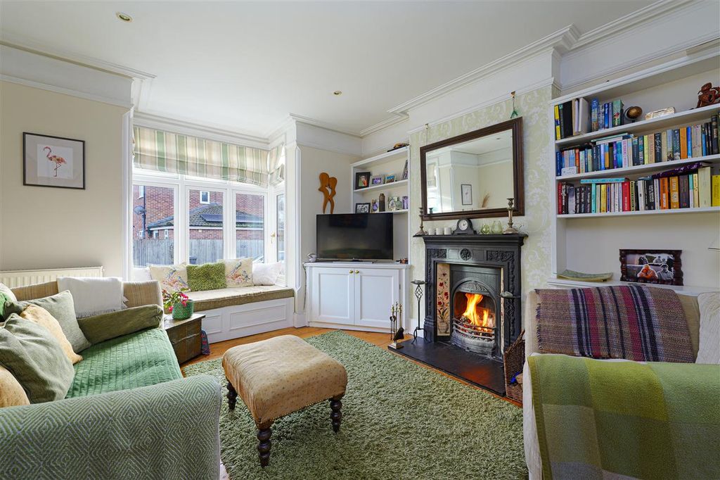 Property photo 3 of 33