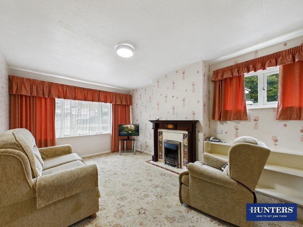 Property photo 3 of 14 Living Room