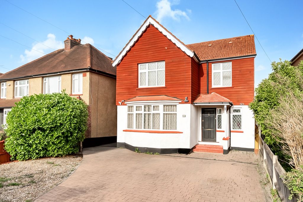 Property photo 1 of 31 226 Staines Road - External