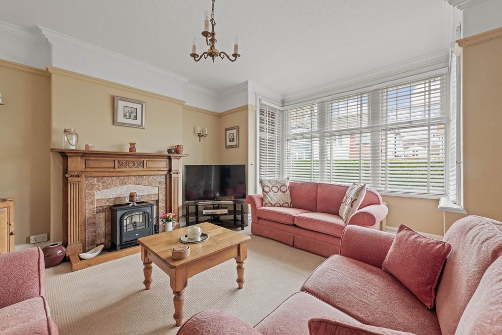 Property photo 3 of 36